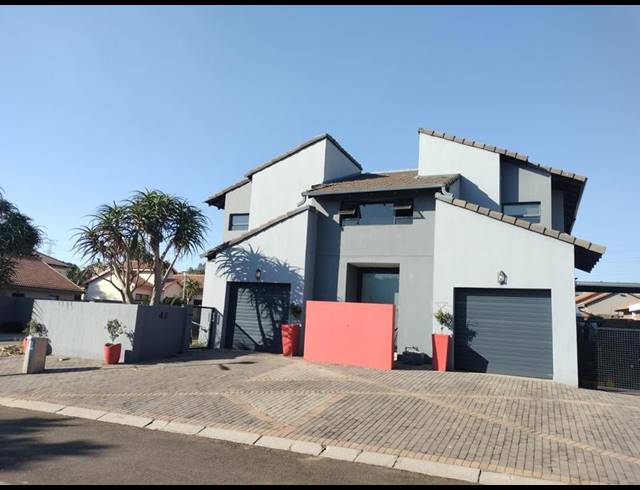 4 BEDROOM HOUSE FOR SALE IN PIERRE VAN RYNEVELD